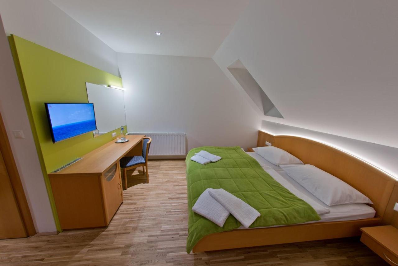 Hotel Restaurant Meyer Kalsdorf bei Graz Εξωτερικό φωτογραφία