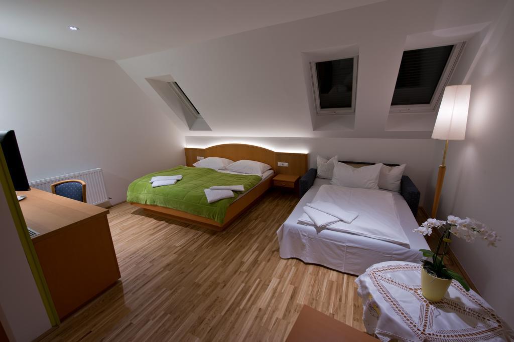Hotel Restaurant Meyer Kalsdorf bei Graz Εξωτερικό φωτογραφία